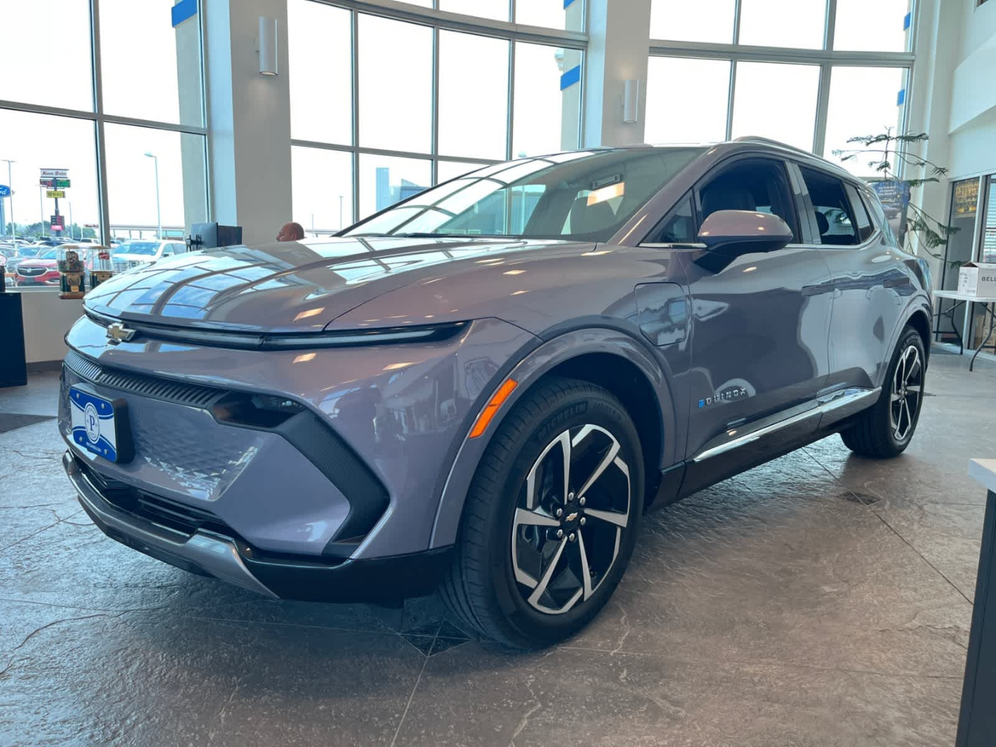 Equinox EV thumbnail 4
